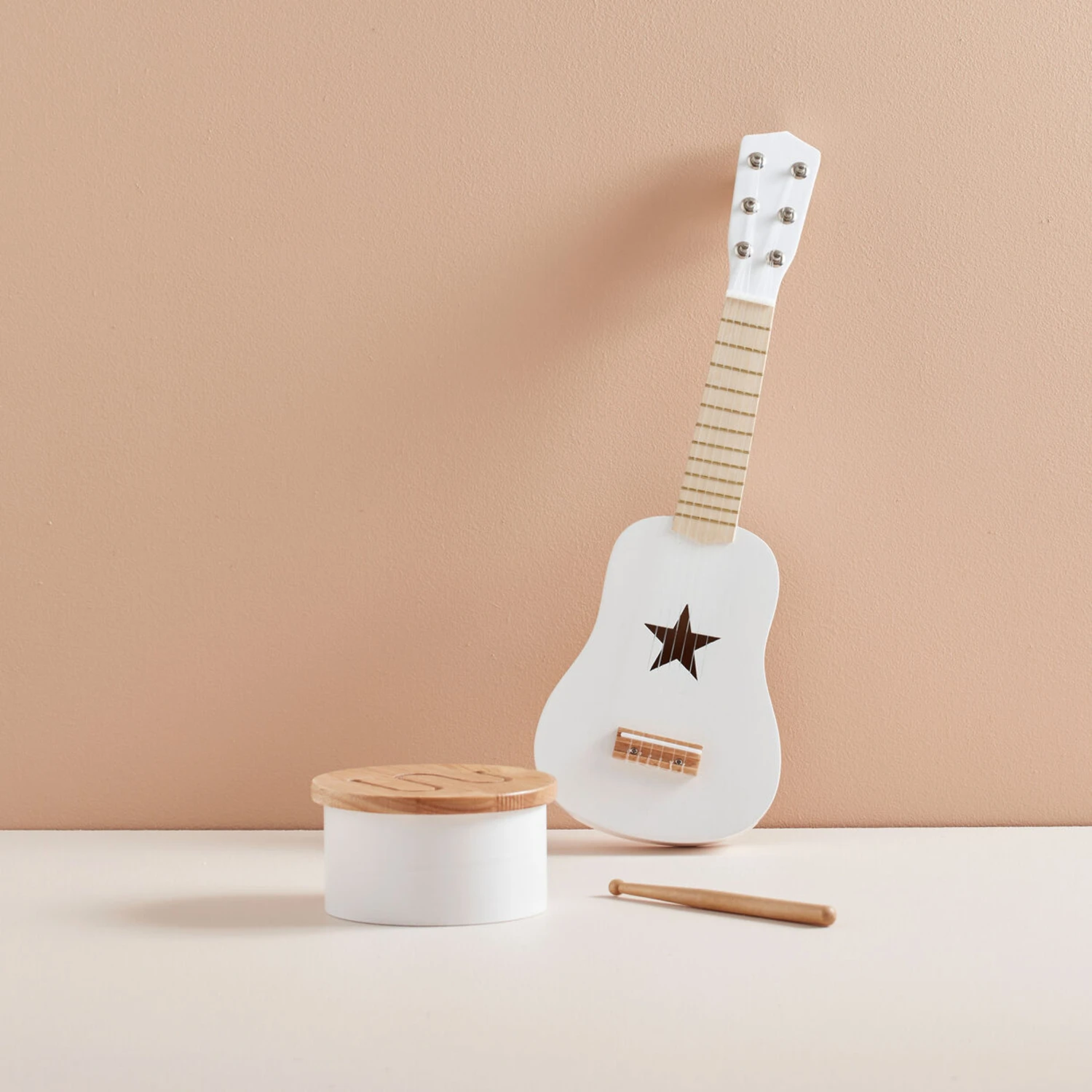 Kids Concept Guitare En Bois 2 Kids Concept Guitare En Bois – Image 2