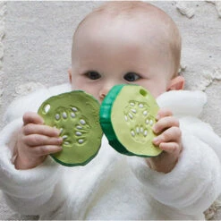 Jouet à Mordiller Concombre Pepino -Jouet Promos Boutique jouet a mordiller concombre pepino oli amp carol.hx730f.max