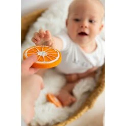 Jouet à Mordiller Orange Clementino -Jouet Promos Boutique jouet a mordiller orange clementino oli amp carol.b41w5f.max