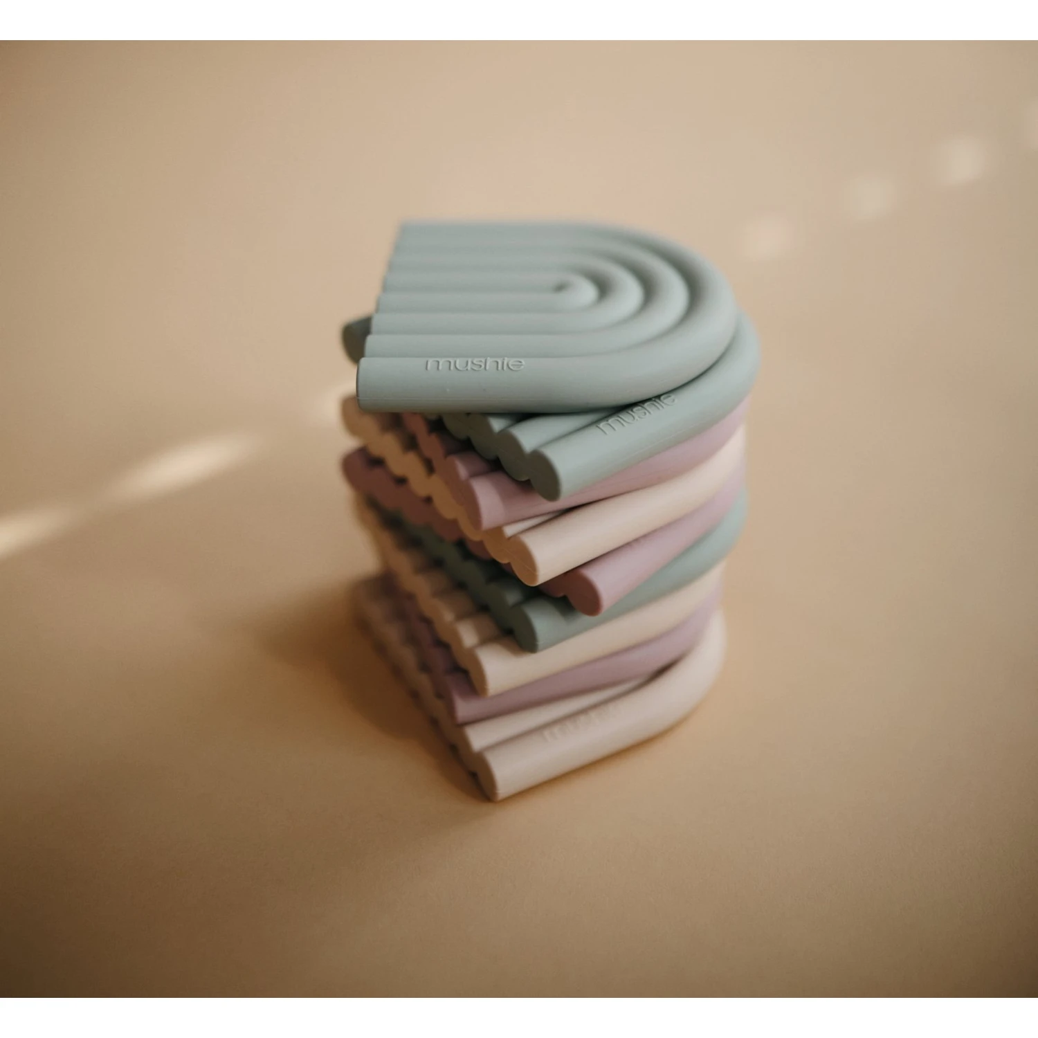 Mushie Jouet De Dentition Rainbow 3 Mushie Jouet De Dentition Rainbow – Image 3