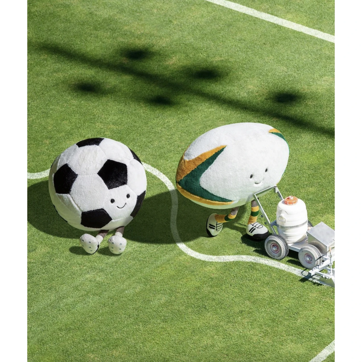 JELLYCAT Peluche Amuseable Sports Football 6 JELLYCAT Peluche Amuseable Sports Football – Image 6